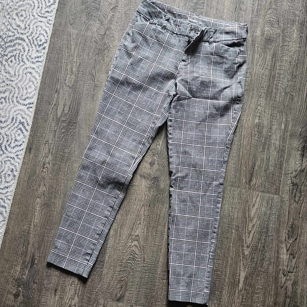 Old Navy Pixie Crop Pants